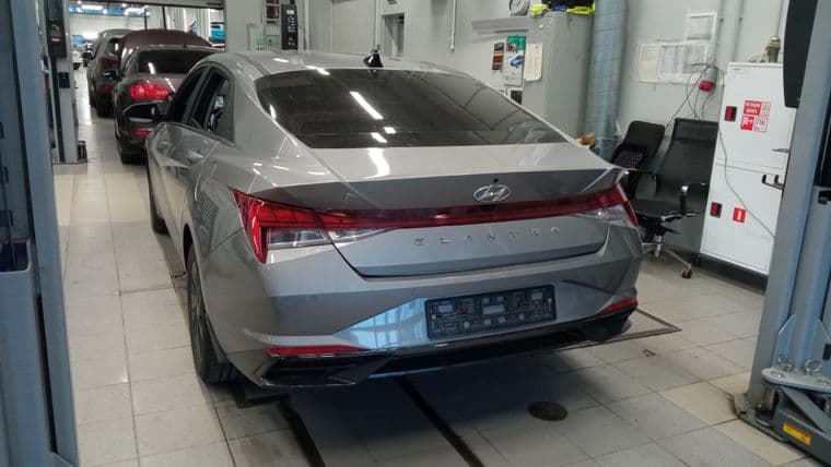 Hyundai Elantra, 2023 - вид 3