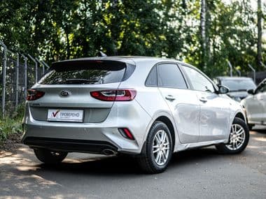 KIA Ceed 2020 года, 126 909 км - вид 2