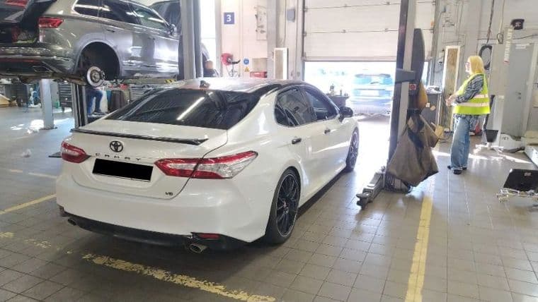Toyota Camry, 2018 - вид 2