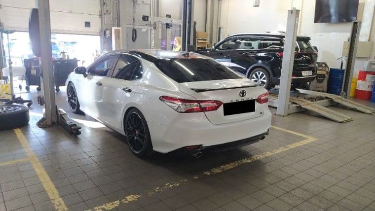 Toyota Camry, 2018 - вид 3