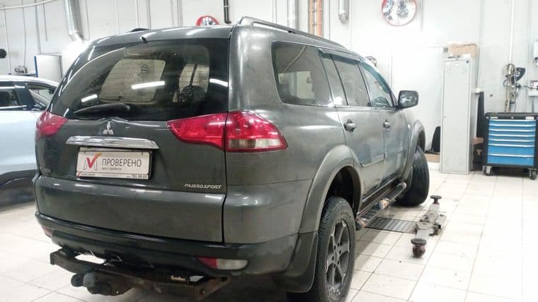 Mitsubishi Pajero Sport, 2014 - вид 2