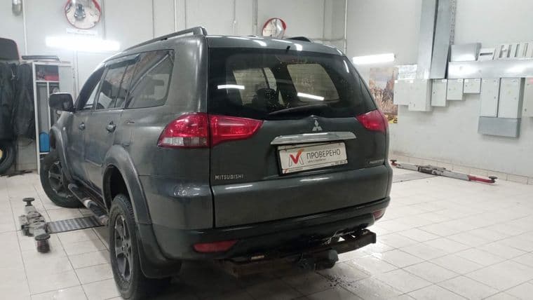Mitsubishi Pajero Sport, 2014 - вид 3