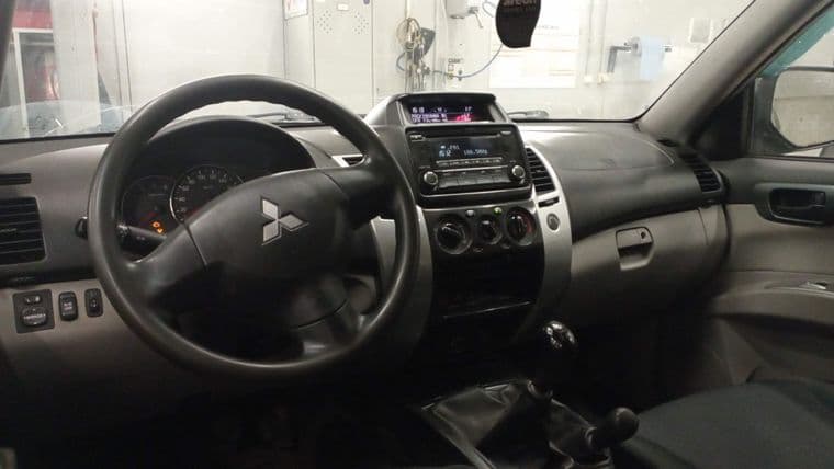 Mitsubishi Pajero Sport, 2014 - вид 4