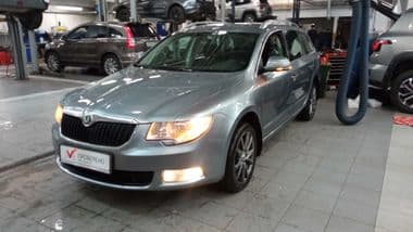 Skoda Superb 2012 года, 297 435 км - вид 1