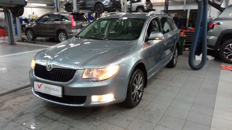 Skoda Superb 2012 года, 297 435 км - вид 1