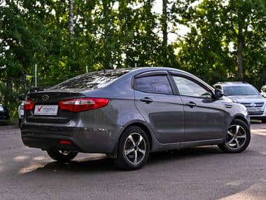 KIA Rio 2011 года, 198 587 км - вид 2