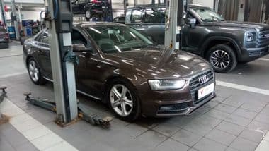 Audi A4 2014 года, 229 086 км - вид 2