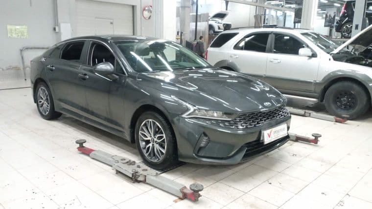 KIA K5 2020 года, 64 595 км - вид 2