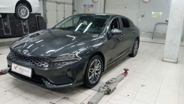 KIA K5 2020 года, 64 595 км - вид 1