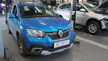 Renault Sandero Stepway 2021 года, 90 000 км - вид 2