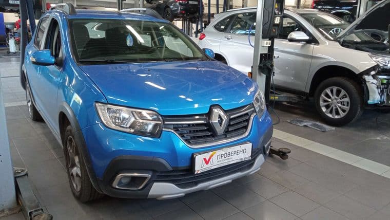 Renault Sandero Stepway 2021 года, 90 000 км - вид 2
