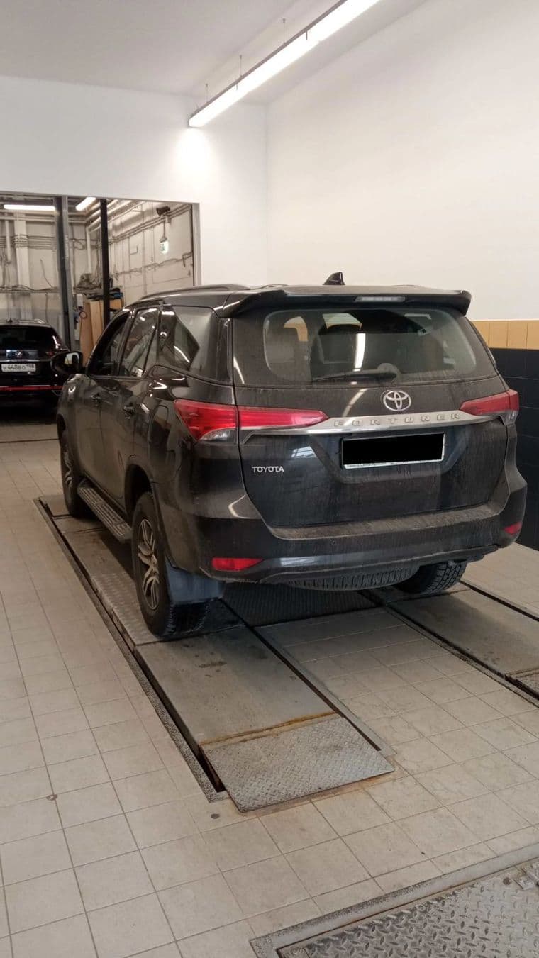 Toyota Fortuner, 2021 - вид 1