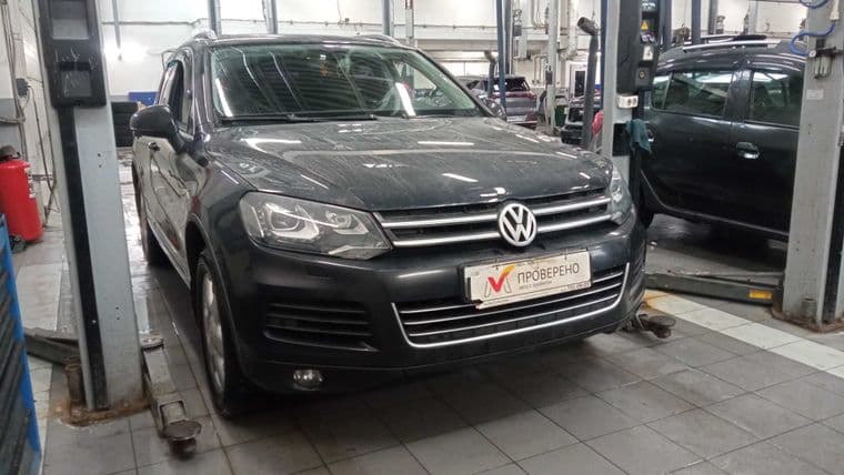 Volkswagen Touareg 2010 года, 488 478 км - вид 2