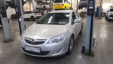 Opel Astra 2011 года, 170 205 км | VIN 15192 - вид 1