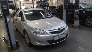 Opel Astra 2011 года, 170 205 км | VIN 15192 - вид 2