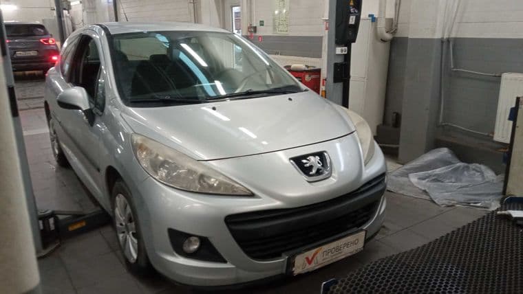 Peugeot 207 2010 года, 101 000 км - вид 2