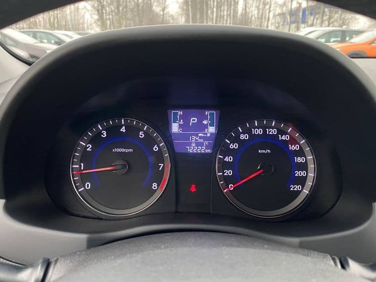 Hyundai Solaris 2015 года, 72 220 км - вид 2