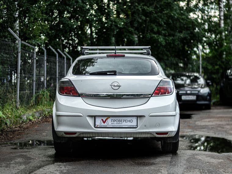 Opel Astra GTC, 2010 - вид 3