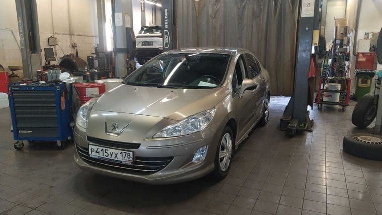 Peugeot 408 2014 года, 161 337 км - вид 1