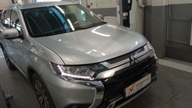 Mitsubishi Outlander 2018 года, 190 000 км - вид 2