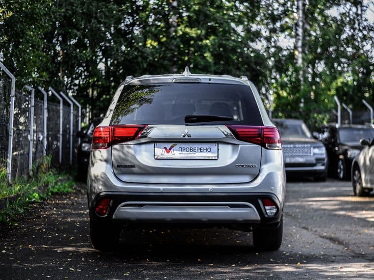 Mitsubishi Outlander, 2018 - вид 3