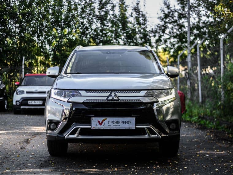 Mitsubishi Outlander, 2018 - вид 2