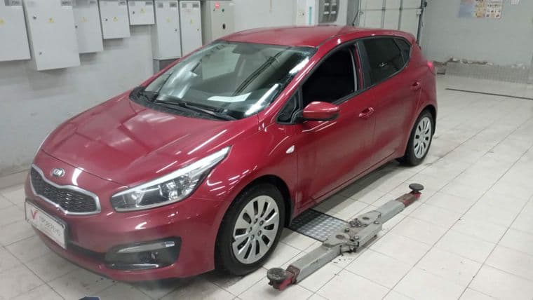 KIA Ceed 2016 года, 58 492 км - вид 1