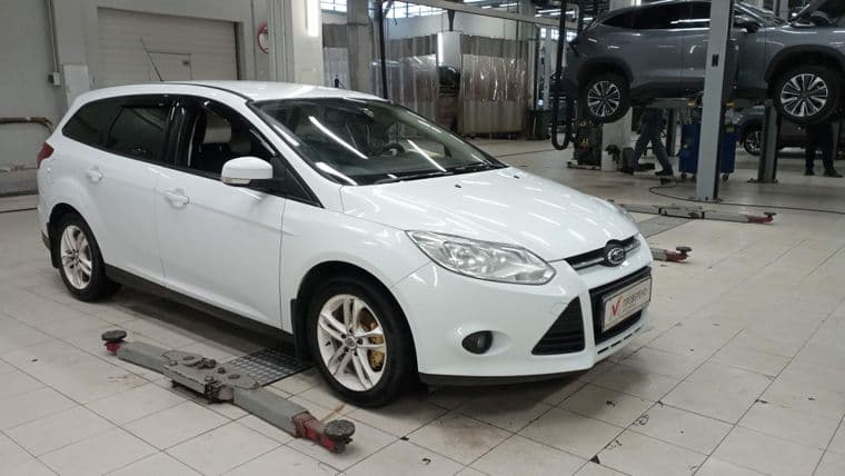 Ford Focus 2013 года, 184 939 км - вид 2