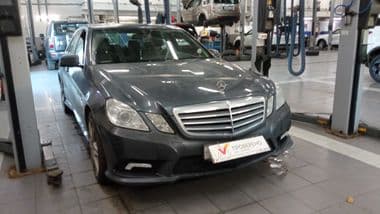 Mercedes-Benz E-класс 2011 года, 176 576 км | VIN 62948 - вид 2