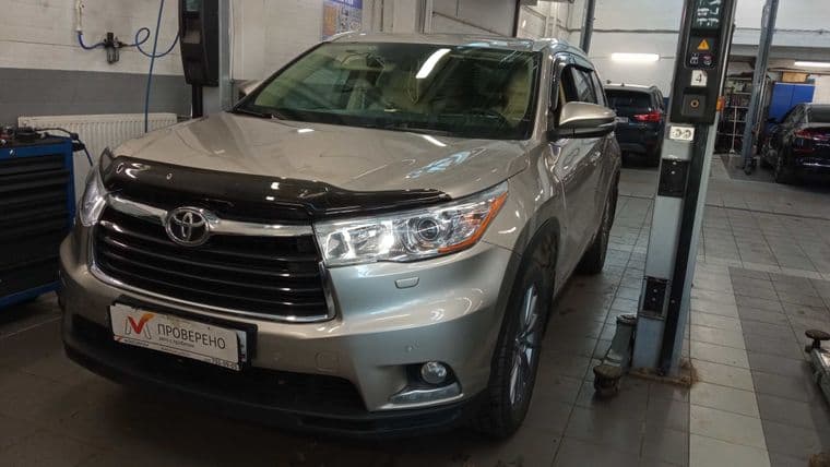 Toyota Highlander 2014 года, 150 000 км - вид 1