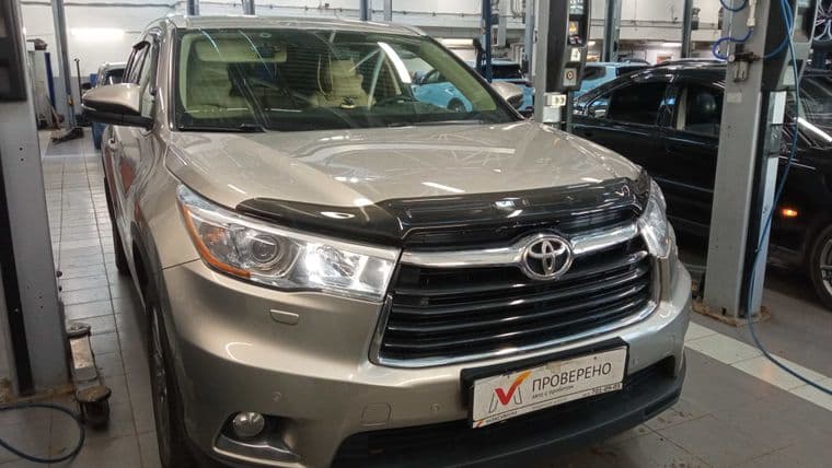 Toyota Highlander 2014 года, 150 000 км - вид 2
