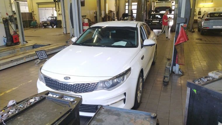KIA Optima 2017 года, 186 964 км - вид 1