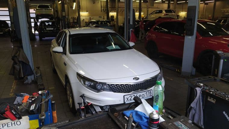 KIA Optima 2017 года, 186 964 км - вид 2