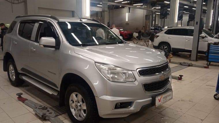 Chevrolet TrailBlazer 2014 года, 204 409 км - вид 2