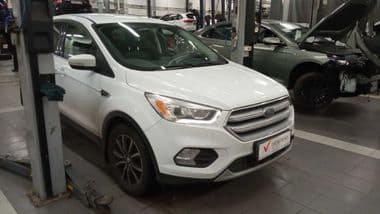 Ford Kuga 2017 года, 136 281 км - вид 2