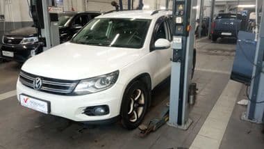 Volkswagen Tiguan 2013 года, 308 771 км - вид 1