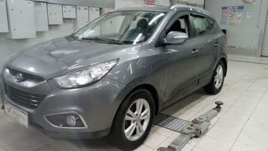 Hyundai ix35 2011 года, 210 518 км - вид 2