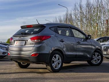 Hyundai ix35 2011 года, 210 518 км - вид 2