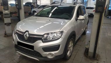 Renault Sandero Stepway 2015 года, 97 113 км - вид 1