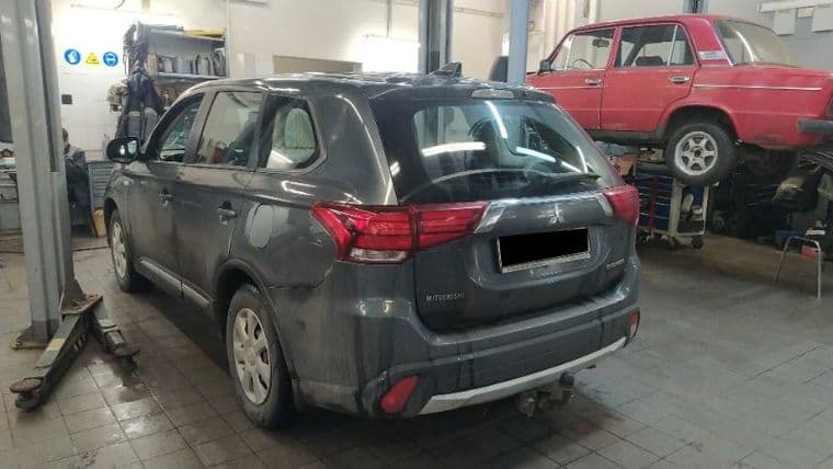 Mitsubishi Outlander, 2017 - вид 3
