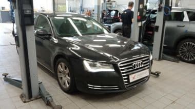 Audi A8 2011 года, 296 638 км - вид 2
