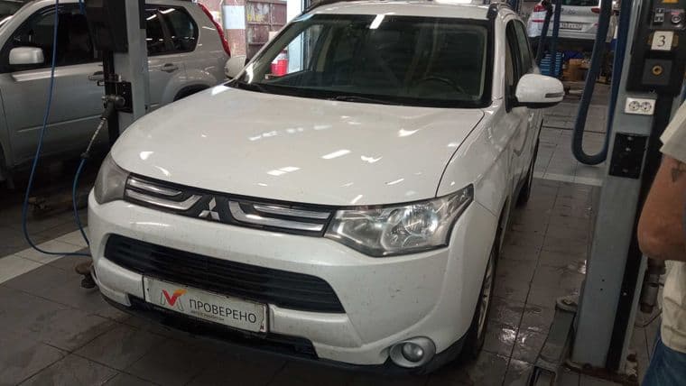 Mitsubishi Outlander, 2012