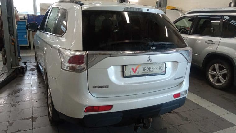 Mitsubishi Outlander, 2012 - вид 4