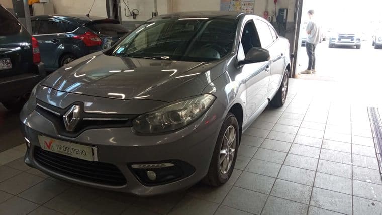 Renault Fluence 2013 года, 157 303 км - вид 1