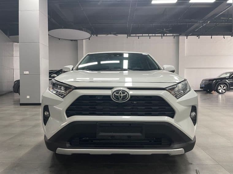 Toyota RAV4, 2023 - вид 2