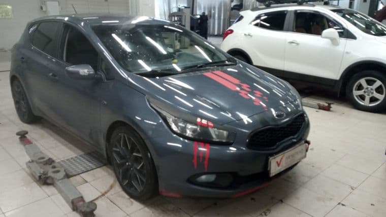 KIA Ceed 2015 года, 137 549 км - вид 2