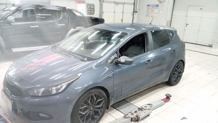 KIA Ceed 2015 года, 137 549 км - вид 1
