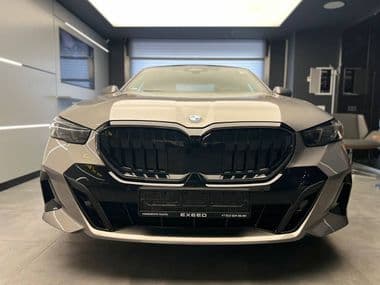 BMW 5 серия 2024 года, 7 844 км - вид 2