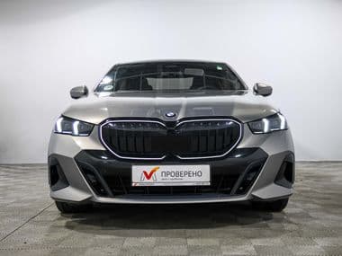 BMW 5 серия 2024 года, 7 844 км - вид 2