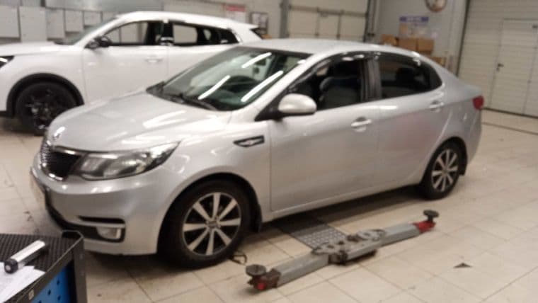 KIA Rio 2016 года, 183 712 км - вид 1